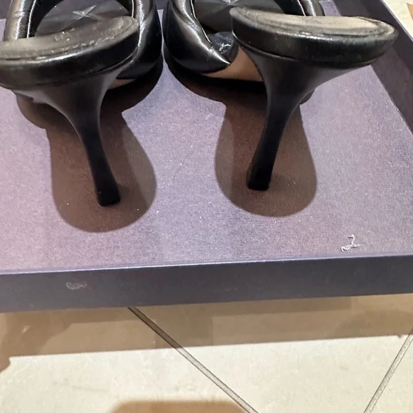 Bottega Veneta Lido Woven High Heel - Picture 6 of 6